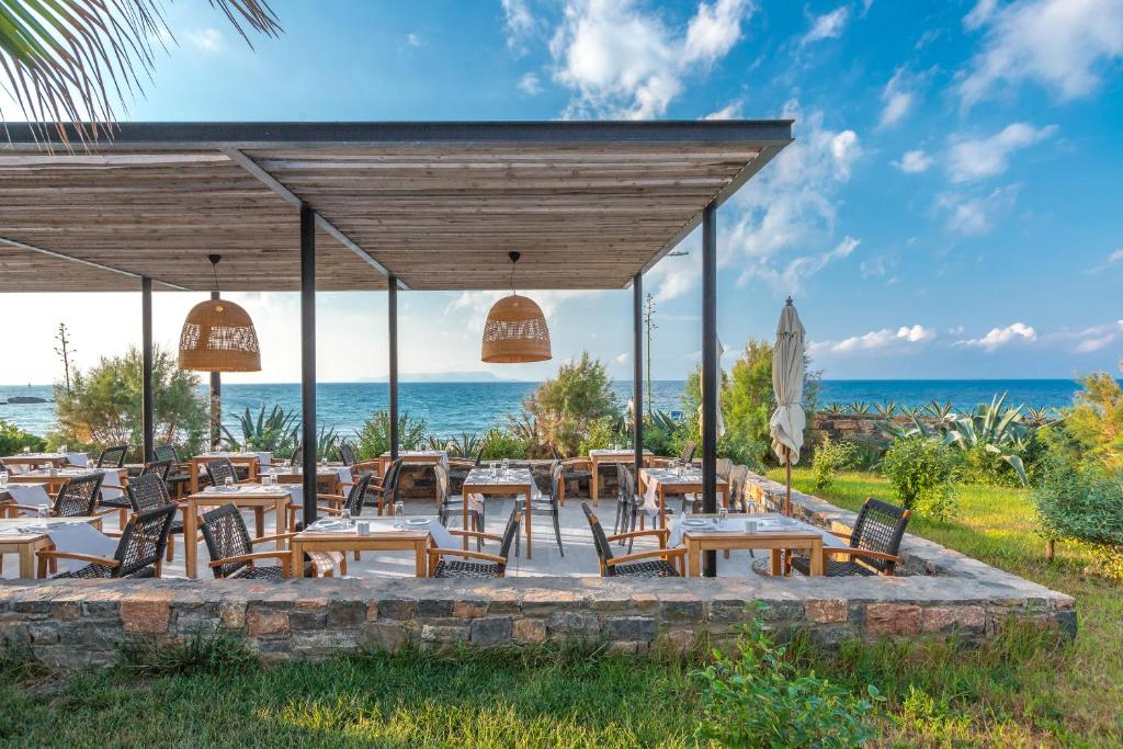 Hotel The Island Hotel